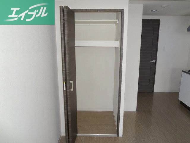 収納　洋室　収納