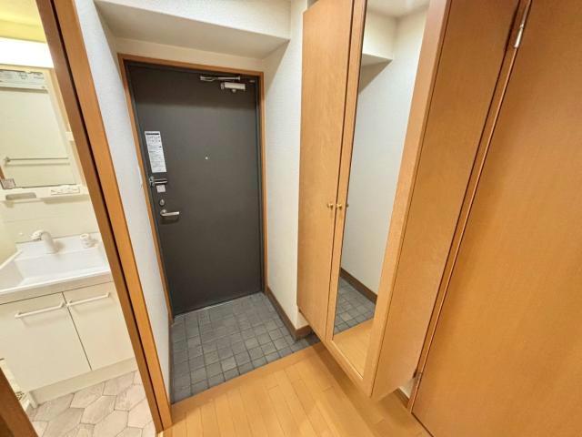 エルフィナ八王寺A・B・C・Dの玄関写真