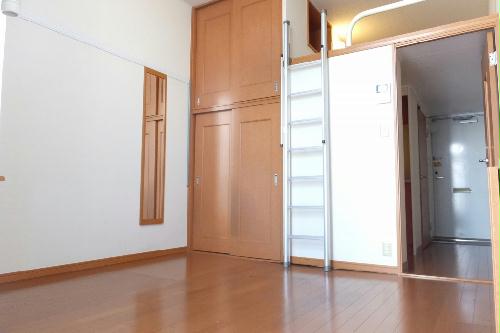 居室・リビング　ロフト付きのお部屋です。