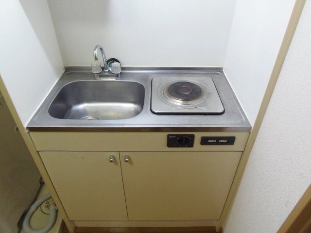 キッチン　コンパクトなキッチンで掃除もラクラク