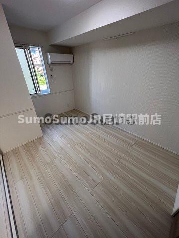 その他部屋・スペース　広くて明るい寝室