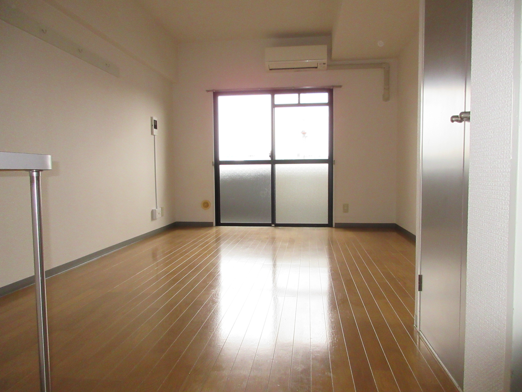 居室・リビング　※写真は別のお部屋のものです。現況を優先させて頂きます。