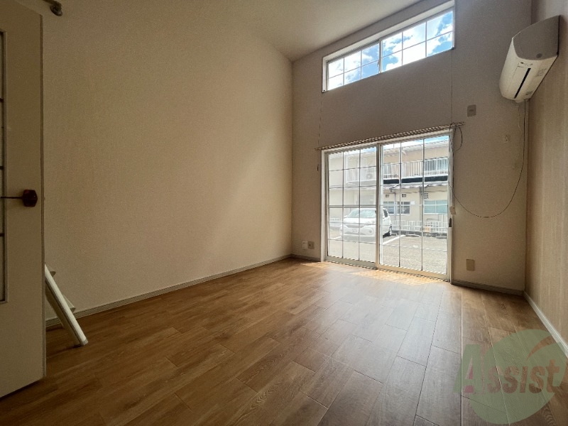 居室・リビング　７．２帖の洋室です。生活のメインとなる部屋ですね。