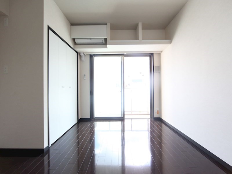 バルコニー　ＬＤＫ10.8帖　エアコン付　クローゼット付　南面バルコニー