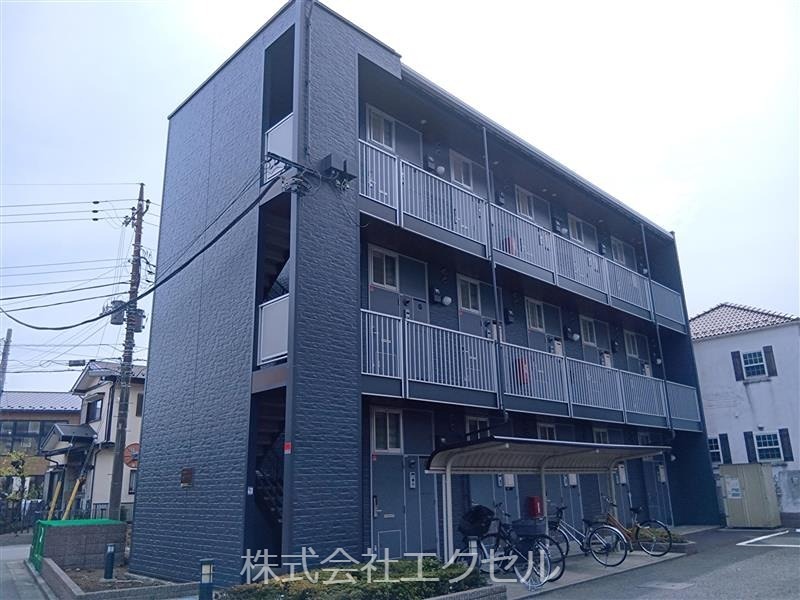 その他共有部分　屋根付きの駐輪場があります
