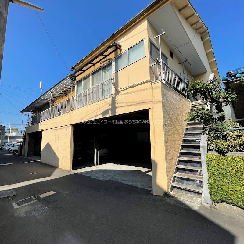建物外観　バス停徒歩2分♪