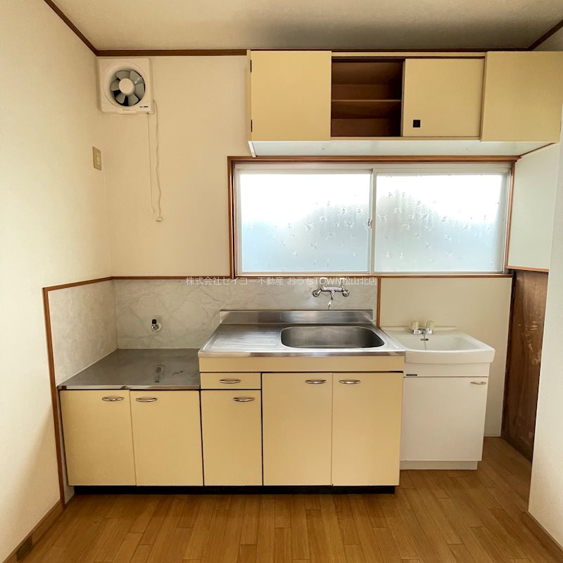 キッチン　陽のさす明るいキッチン♪