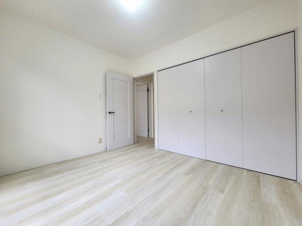 その他部屋・スペース　収納がたっぷりある寝室