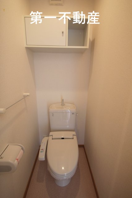 トイレ　温水洗浄便座