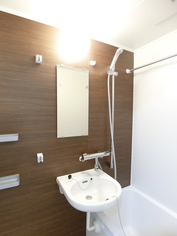 バス・シャワールーム　※同間取り画像参照　浴室もオシャレなデザインにリフォーム！