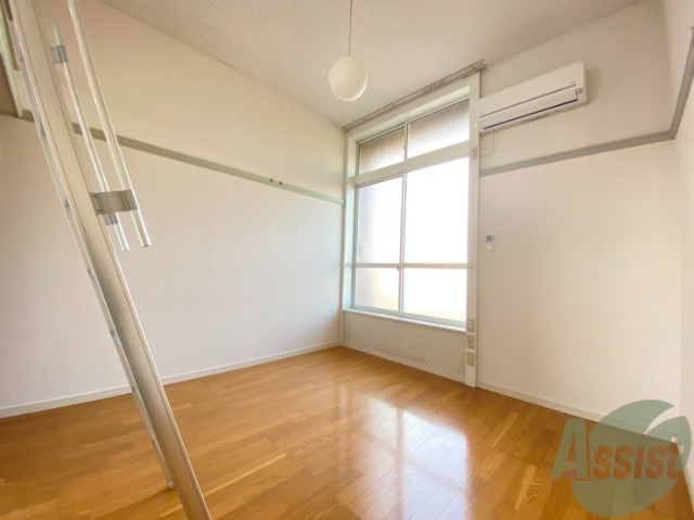 居室・リビング　明るい光が差し込む素敵なお部屋ですね～。