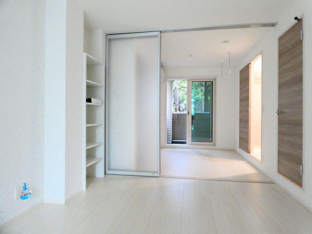 居室・リビング　内観1