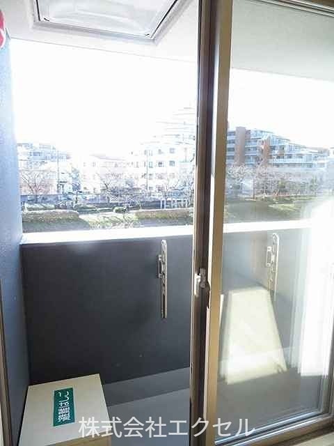 バルコニー　南向きの明るいお部屋です。