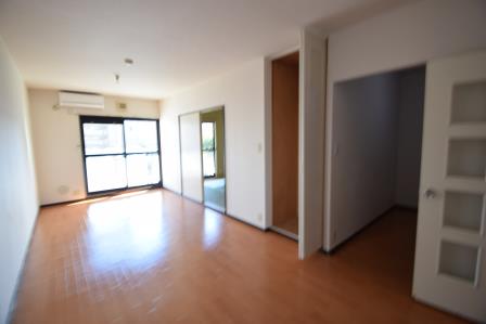 居室・リビング　広いリビングです