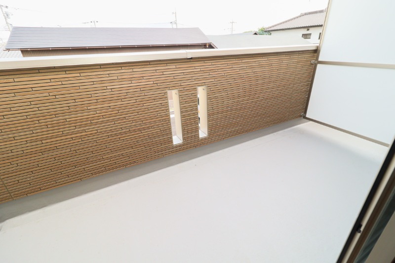 バルコニー　図面と現状に相違がある場合には現状を優先