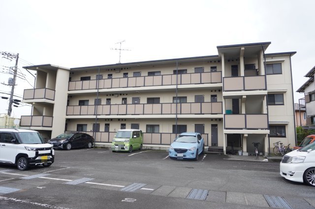 建物外観　落ち着いた雰囲気の外観です