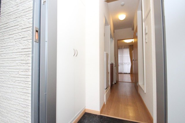 玄関　同じタイプのお部屋の写真です。