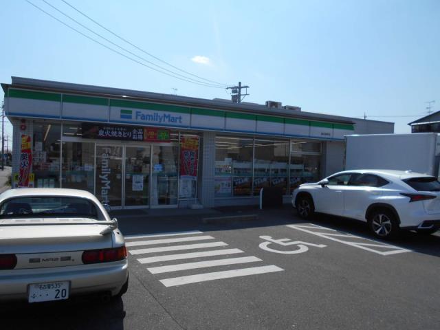 コンビニ　ファミリーマート（コンビニ）まで231m