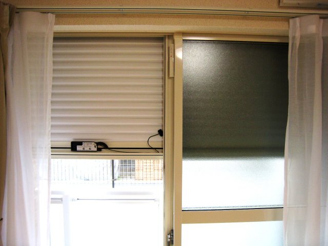 セキュリティ　防犯シャッター