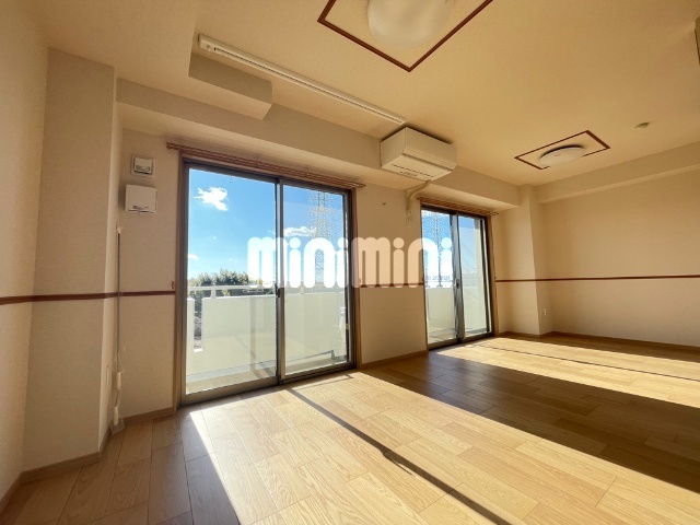 居室・リビング　２０１号室の写真です。