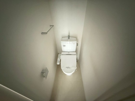 トイレ　※別の部屋の写真です