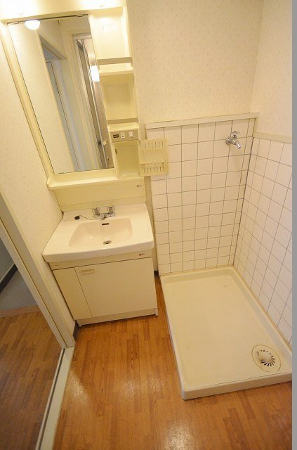 洗面設備　別号室の写真です（間取り反転）