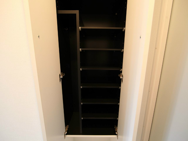 玄関　玄関　シューズボックス付