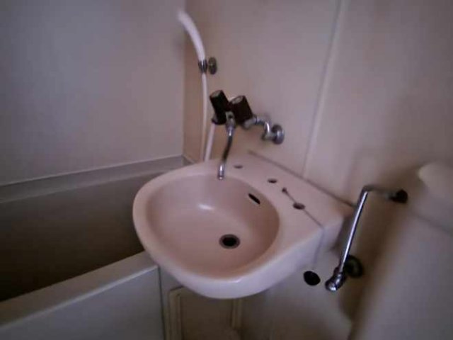 バス・シャワールーム　実際のお部屋と異なる場合がございます。