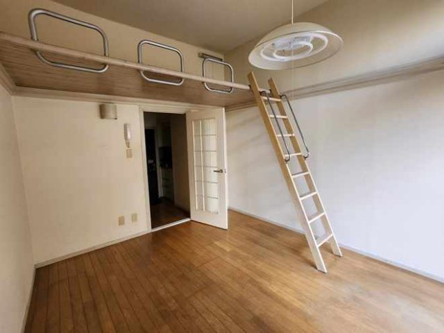 居室・リビング　実際のお部屋と異なる場合がございます。