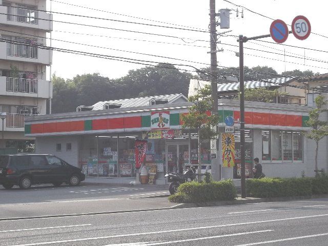 コンビニ　サンクス港北新吉田店（コンビニ）まで94m
