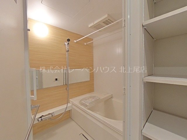 バス・シャワールーム　当社HPに沢山写真載ってます。