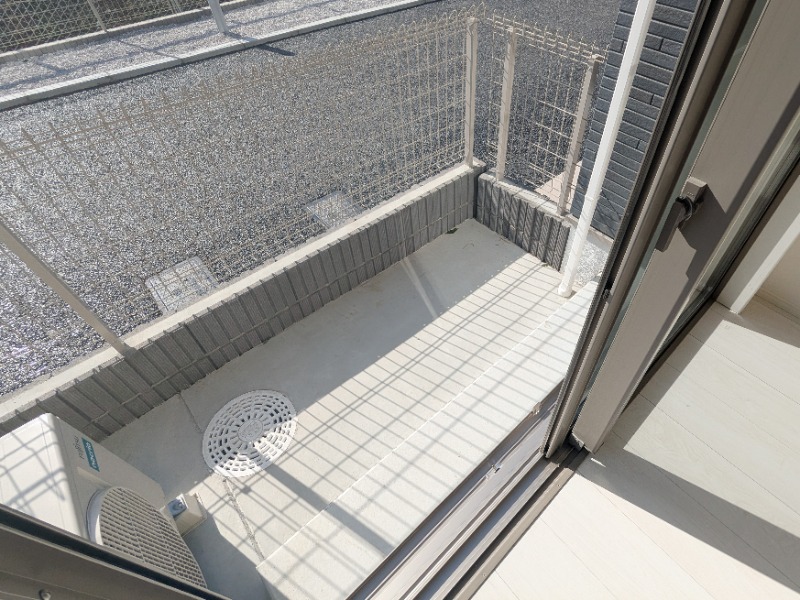 バルコニー　図面と現状に相違がある場合には現状を優先