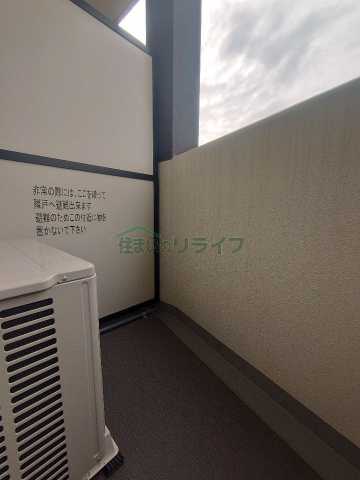 バルコニー　別階層の参考写真になります。