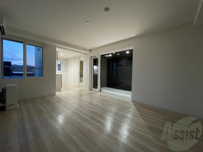 居室・リビング　広くてきれいなリビングです！快適に過ごせそうですね。