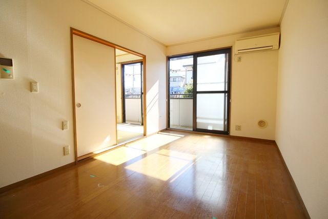 居室・リビング　★お部屋探しはタウンハウジング稲田堤店まで★