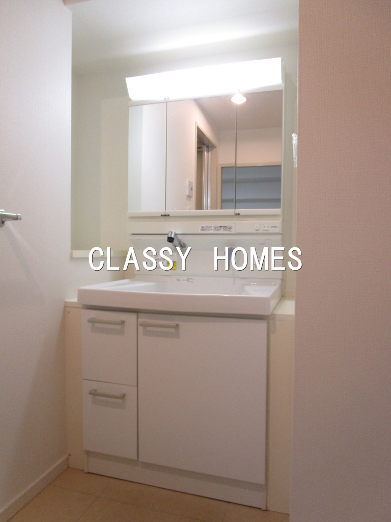 洗面設備　1988年竣工 トリニティー芝浦：洗面台