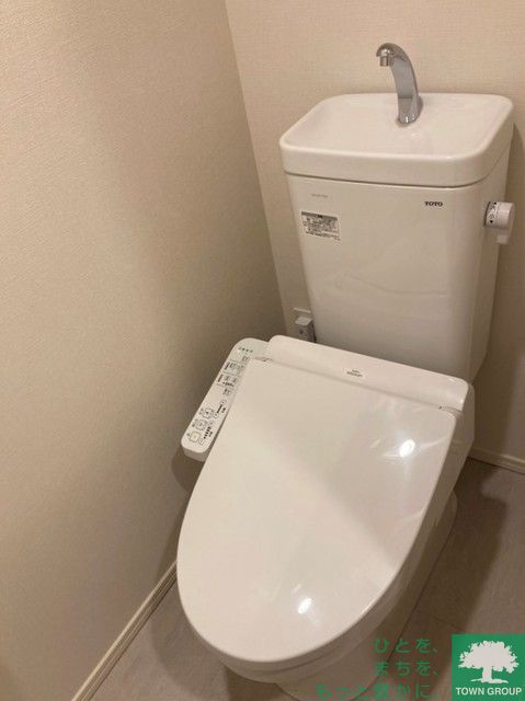 トイレ　※写真は同タイプ住戸です。