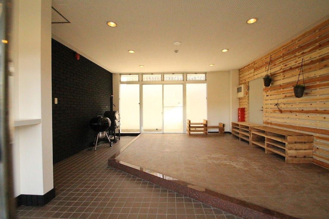 エントランス　広々お洒落なエントランス