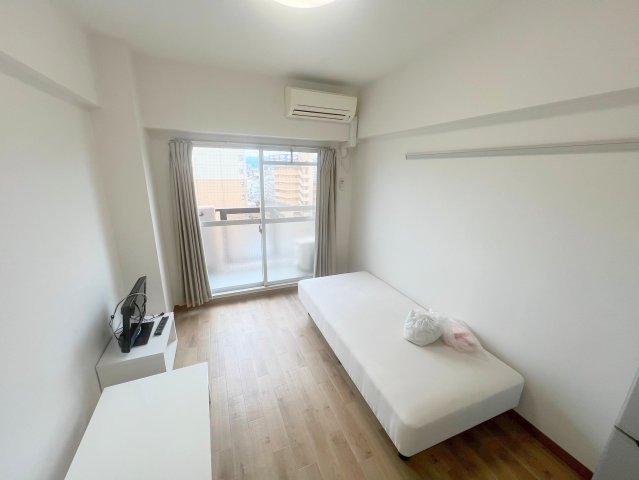 居室・リビング　明るく広々としたリビングです。