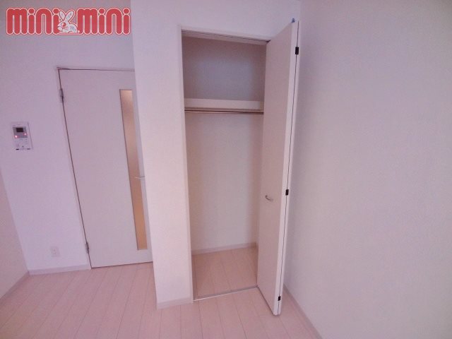 収納　クローゼットもたっぷり収納できます