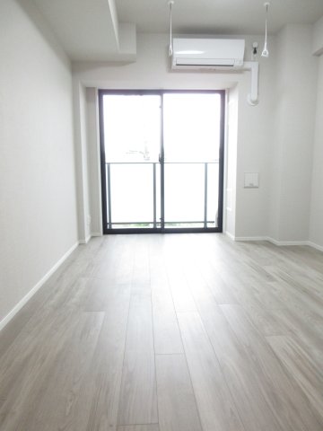 居室・リビング　明るい洋室です