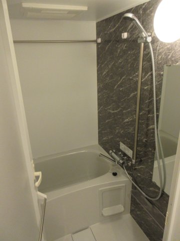 バス・シャワールーム　ゆったり過ごせるお風呂です