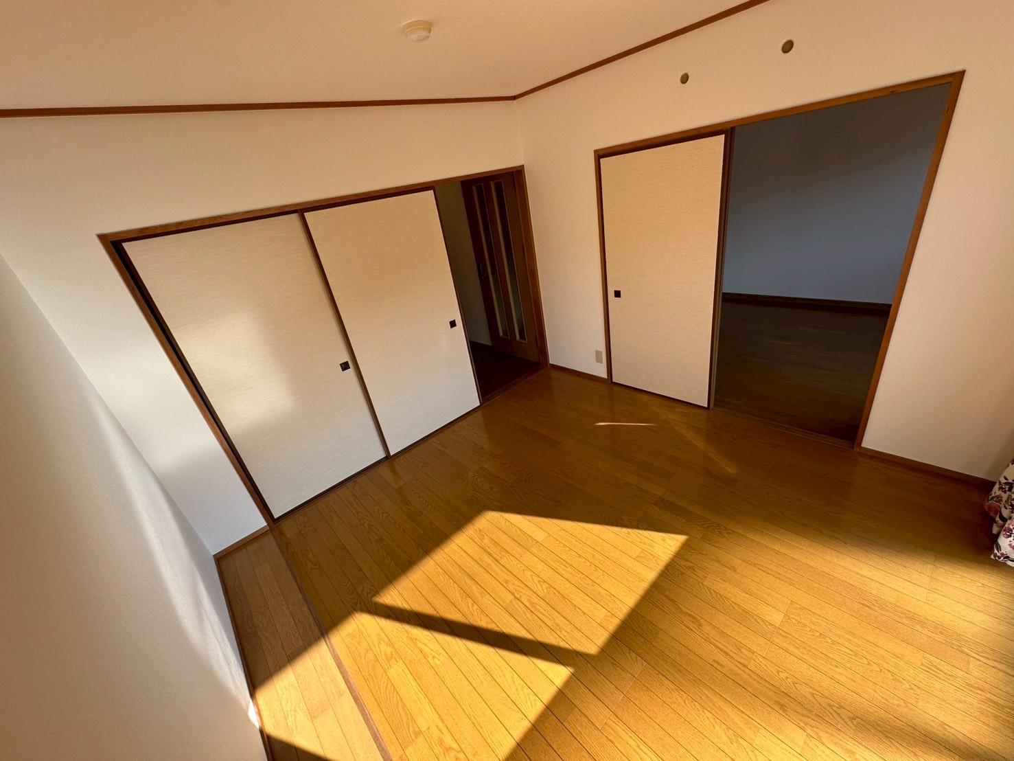 居室・リビング　居間とリビング