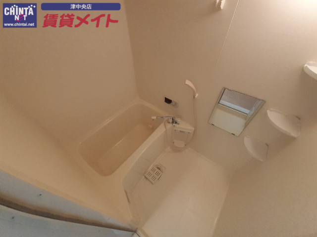 バス・シャワールーム　同物件別室の画像です