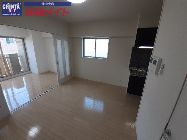 居室・リビング　同物件別室の画像です