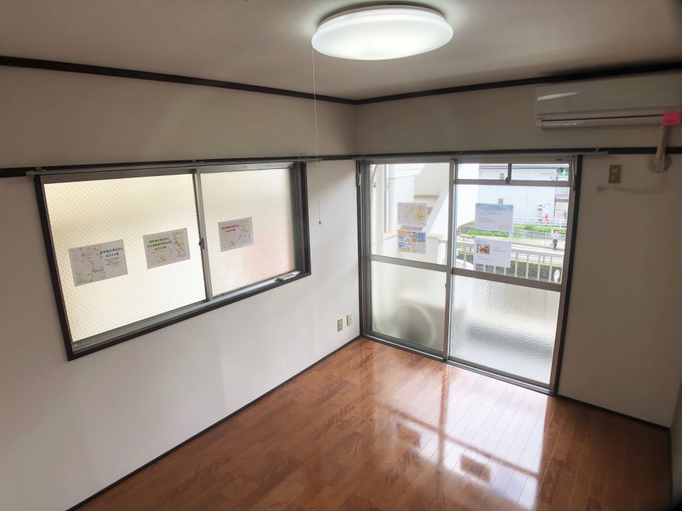 居室・リビング　６畳の洋室です