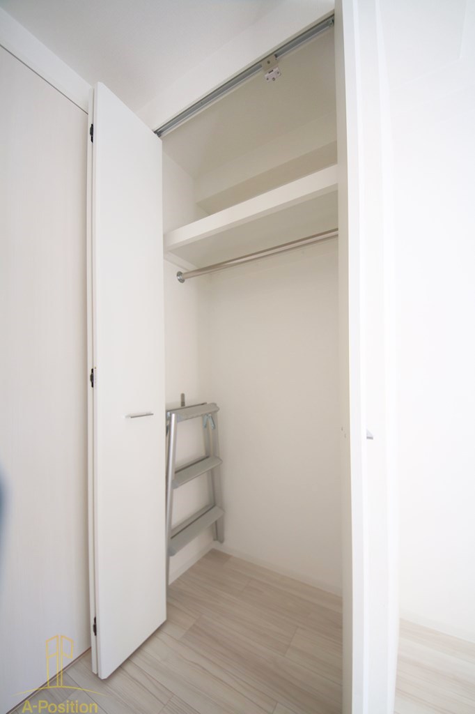 収納　セレニテ難波リアン