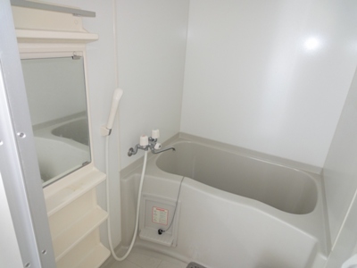 バス・シャワールーム　同物件別号室のものです。