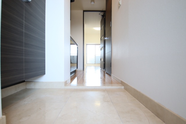 玄関　※別号室の参考写真、現況優先※