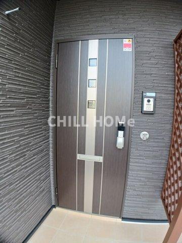 玄関　当社、チルホームのHPもご覧ください(^^)/物件情報多数♪